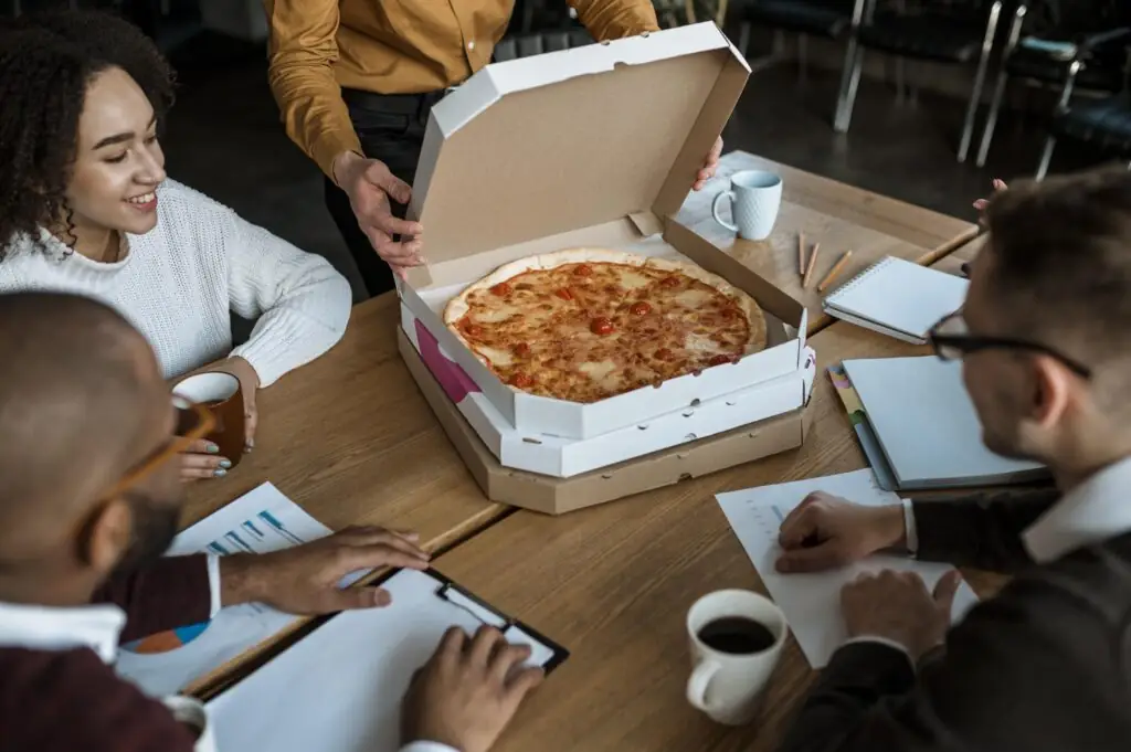 Cajas para pizza personalizadas: la experiencia empieza antes de abrirla